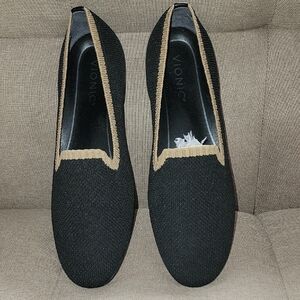 Vionic Black and Tan Casual Slip-Ons
